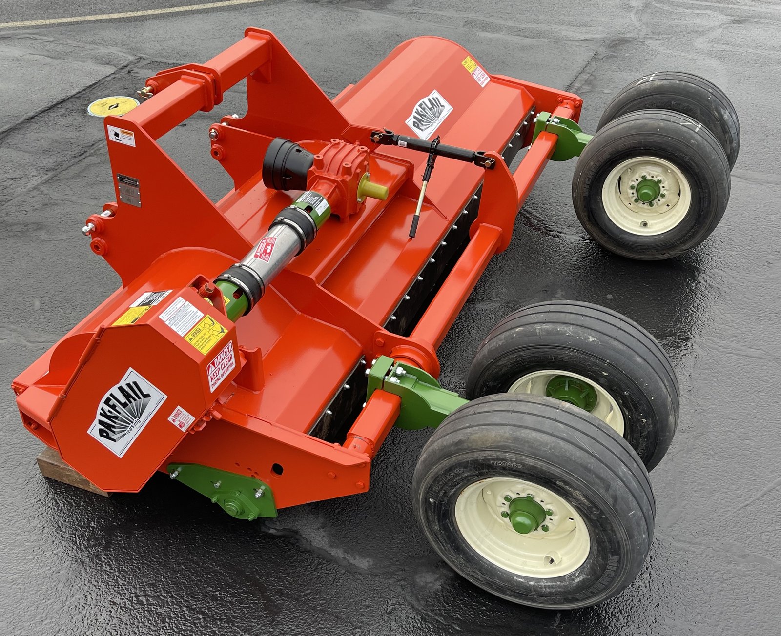 600-Series Mower, Fixed Dual Strut Guage Wheels